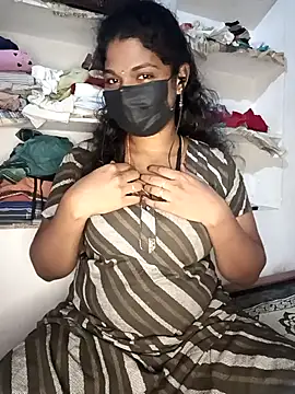 Snapshot of tamilsaisree chatting on 02-12-26, 06:03 tamilsaisree online show from 02-12-26, 06:03