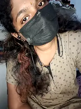 Snapshot of tamilsaisree chatting on 02-15-26, 06:04 tamilsaisree online show from 02-15-26, 06:04