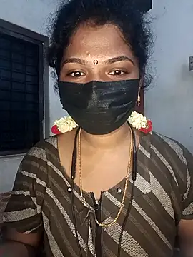 Snapshot of tamilsaisree chatting on 05-12-26, 04:48 tamilsaisree online show from 05-12-26, 04:48