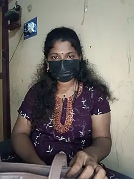 Snapshot of tamilsaisree chatting on 06-21-26, 05:04 tamilsaisree online show from 06-21-26, 05:04