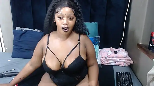 THICKBARBIE32 online show from 05-13-26, 10:49