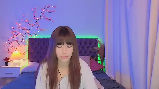 MilanaHotts online show from 06-11-26, 05:05