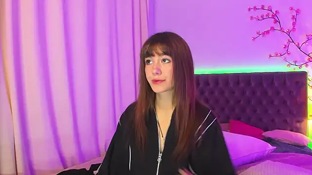 MilanaHotts online show from 07-18-26, 05:22