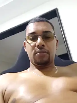 Reis001122 online show from 06-27-26, 04:39