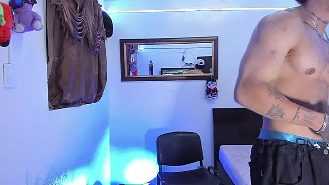 Snapshot of Bull__fit chatting on 03-13-26, 04:08 Bull fit online show from 03-13-26, 04:08