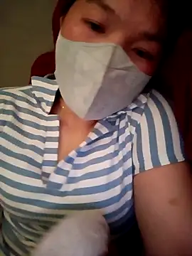 Snapshot of May-Ne chatting on 02-16-26, 04:52 May-Ne online show from 02-16-26, 04:52