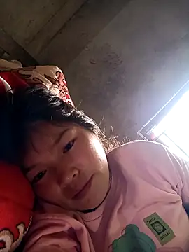 Snapshot of May-Ne chatting on 03-12-26, 03:56 May-Ne online show from 03-12-26, 03:56