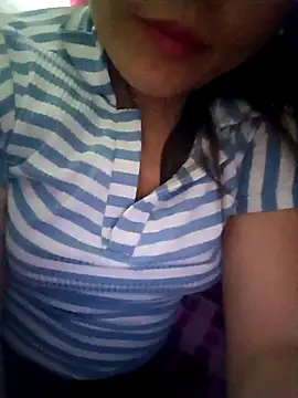 Snapshot of May-Ne chatting on 03-12-26, 04:13 May-Ne online show from 03-12-26, 04:13