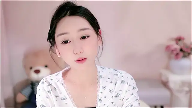 Snapshot of IamMeow- chatting on 03-05-26, 01:18 IamMeow- online show from 03-05-26, 01:18