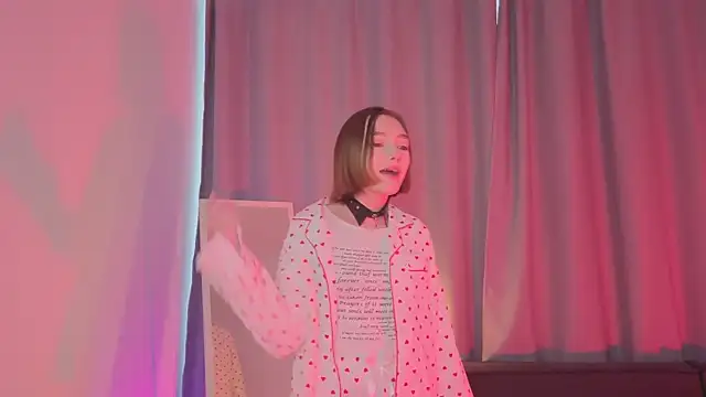 Leyla crsh online show from 01-14-26, 05:13