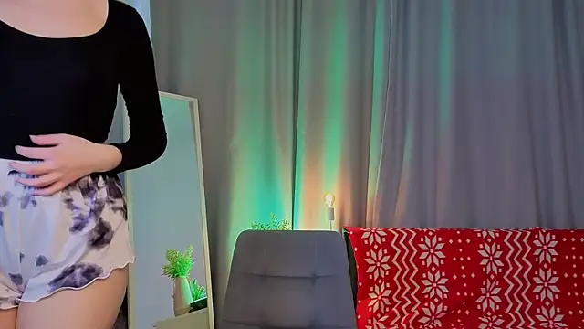 Leyla crsh online show from 02-22-26, 05:19