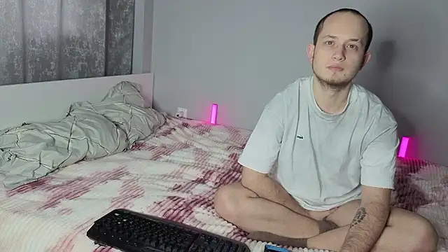 Snapshot of Pearl_couple chatting on 02-09-26, 09:02 Pearl couple online show from 02-09-26, 09:02