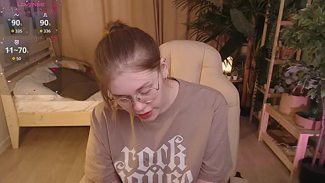 Snapshot of Alison_Doody chatting on 02-19-26, 07:48 Alison Doody online show from 02-19-26, 07:48