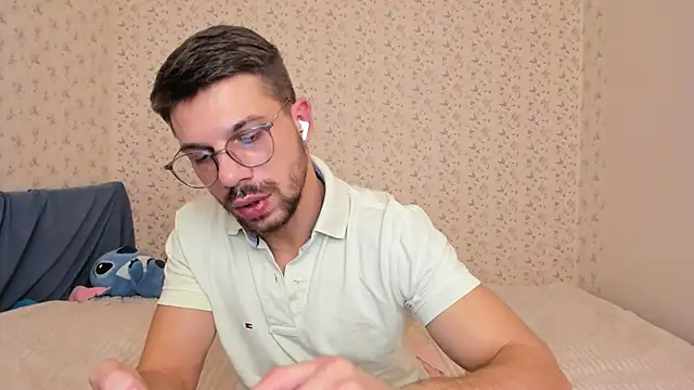 Snapshot of Tony_Wolf chatting on 12-18-25, 09:43 Tony Wolf online show from 12-18-25, 09:43