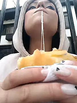 Snapshot of MapeDiamond chatting on 02-13-26, 12:56 MapeDiamond online show from 02-13-26, 12:56