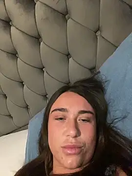 Snapshot of MillieB chatting on 02-01-26, 08:13 MillieB online show from 02-01-26, 08:13