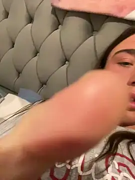 Snapshot of MillieB chatting on 02-07-26, 03:32 MillieB online show from 02-07-26, 03:32