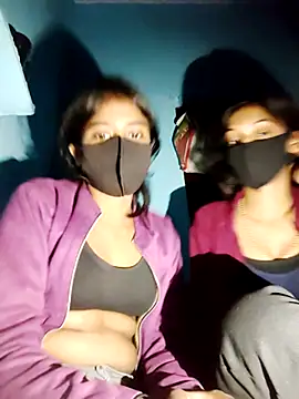 Snapshot of Aaradhya-Rani chatting on 12-22-25, 08:17 Aaradhya-Rani online show from 12-22-25, 08:17