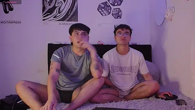 Snapshot of charlie_dicker chatting on 12-22-25, 04:42 charlie dicker online show from 12-22-25, 04:42