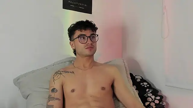 Snapshot of charlie_dicker chatting on 01-07-26, 04:26 charlie dicker online show from 01-07-26, 04:26