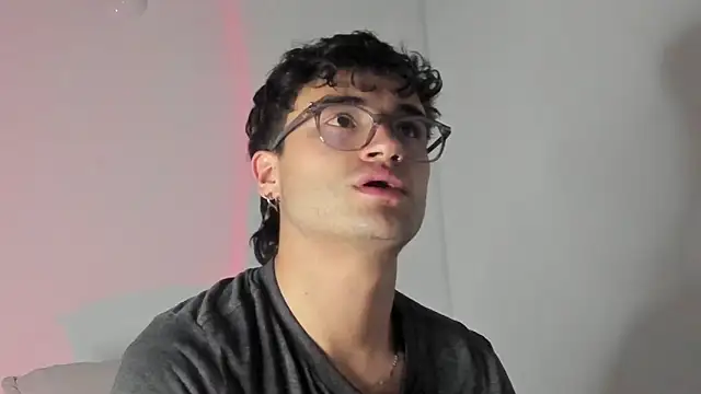 Snapshot of charlie_dicker chatting on 02-03-26, 01:04 charlie dicker online show from 02-03-26, 01:04