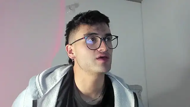 Snapshot of charlie_dicker chatting on 02-16-26, 11:34 charlie dicker online show from 02-16-26, 11:34