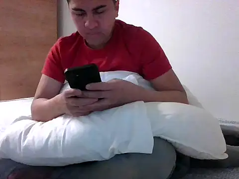 Snapshot of sweetpinoy2027 chatting on 02-11-26, 03:28 sweetpinoy2027 online show from 02-11-26, 03:28