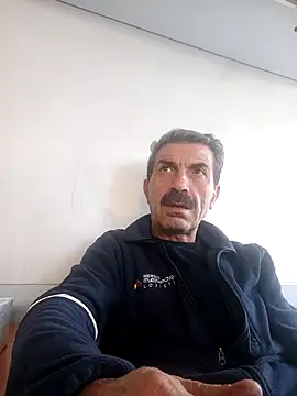 Snapshot of kobra21turki chatting on 12-18-25, 12:11 kobra21turki online show from 12-18-25, 12:11