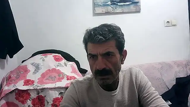 Snapshot of kobra21turki chatting on 01-17-26, 05:49 kobra21turki online show from 01-17-26, 05:49