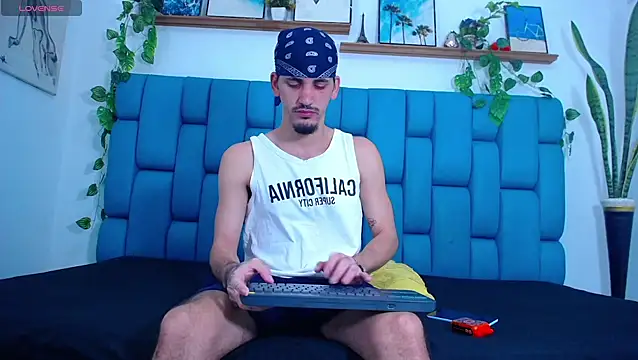 boy Dirty X online show from 12-17-25, 06:47