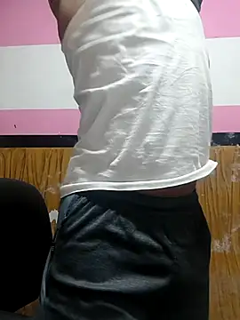 Snapshot of _alexzz1155_ chatting on 01-14-26, 05:02 alexzz1155 online show from 01-14-26, 05:02