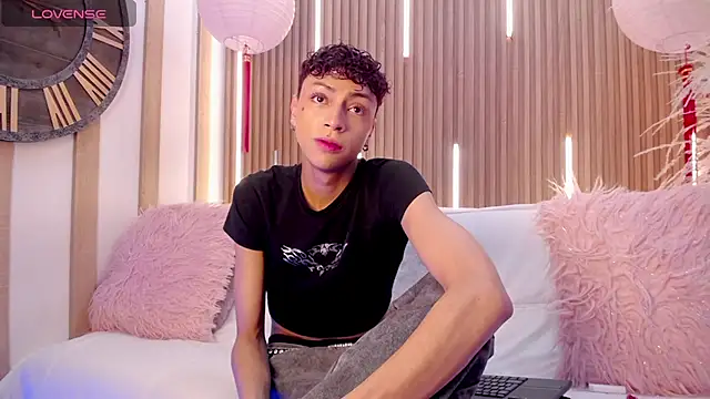 Snapshot of Owen_JP chatting on 01-10-26, 01:35 Owen JP online show from 01-10-26, 01:35