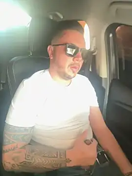 Diegohernan17 online show from 06-19-26, 03:49