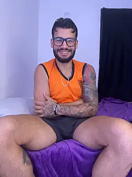 Snapshot of thedragonboyxxx chatting on 12-19-25, 04:19 thedragonboyxxx online show from 12-19-25, 04:19