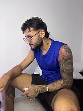 Snapshot of thedragonboyxxx chatting on 01-12-26, 03:01 thedragonboyxxx online show from 01-12-26, 03:01