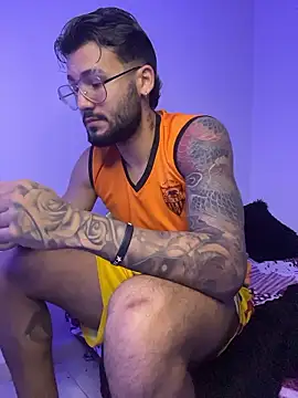 Snapshot of thedragonboyxxx chatting on 01-14-26, 04:18 thedragonboyxxx online show from 01-14-26, 04:18