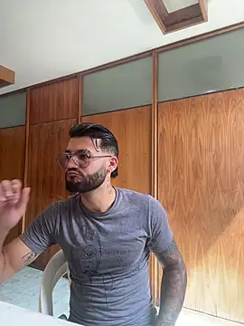 Snapshot of thedragonboyxxx chatting on 03-07-26, 02:47 thedragonboyxxx online show from 03-07-26, 02:47