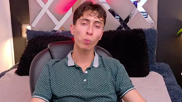 Ithan Skin online show from 12-19-25, 11:50