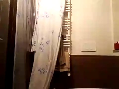 Snapshot of Durdllo90 chatting on 12-17-25, 01:39 Durdllo90 online show from 12-17-25, 01:39