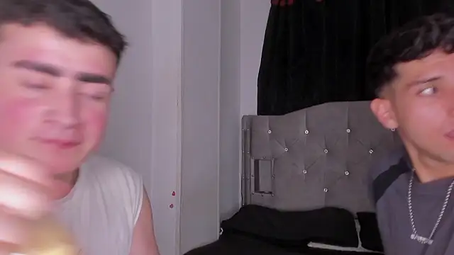 Snapshot of naughtysalomon__ chatting on 02-04-26, 02:50 naughtysalomon online show from 02-04-26, 02:50