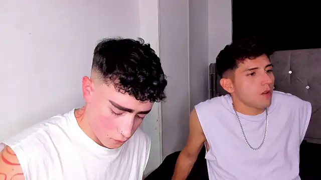 Snapshot of naughtysalomon__ chatting on 03-12-26, 11:00 naughtysalomon online show from 03-12-26, 11:00