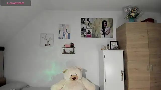 Snapshot of VEROSlen- chatting on 01-08-26, 02:41 VEROSlen- online show from 01-08-26, 02:41