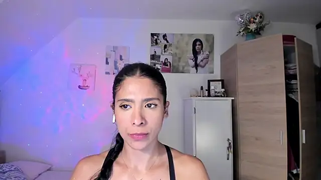 Snapshot of VEROSlen- chatting on 01-16-26, 02:48 VEROSlen- online show from 01-16-26, 02:48