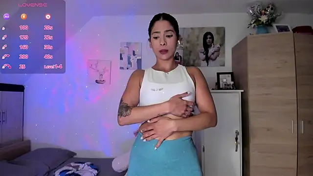 Snapshot of VEROSlen- chatting on 02-14-26, 03:14 VEROSlen- online show from 02-14-26, 03:14