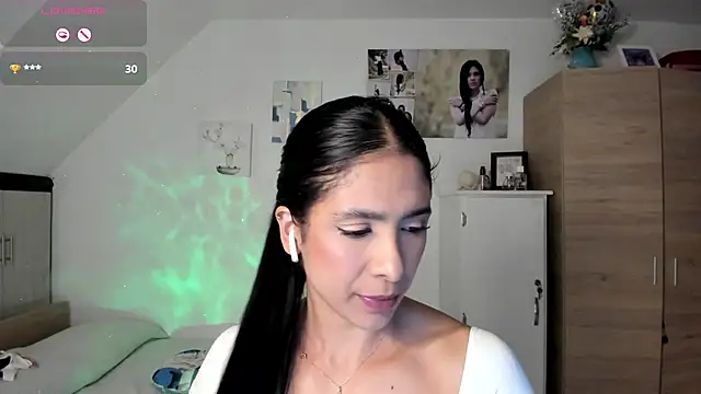 Snapshot of VEROSlen- chatting on 03-08-26, 03:21 VEROSlen- online show from 03-08-26, 03:21