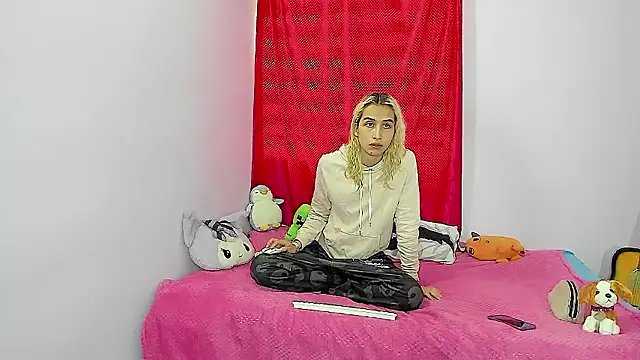 Snapshot of Elis-Darling chatting on 01-13-26, 05:07 Elis-Darling online show from 01-13-26, 05:07