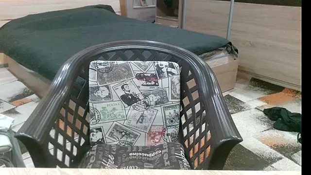 Snapshot of alieninhumanbody1 chatting on 01-08-26, 01:13 alieninhumanbody1 online show from 01-08-26, 01:13