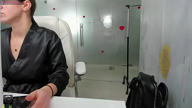 Snapshot of missdominna chatting on 01-19-26, 03:54 missdominna online show from 01-19-26, 03:54