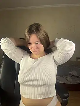 Snapshot of CaramelleSugarr chatting on 12-18-25, 02:34 CaramelleSugarr online show from 12-18-25, 02:34