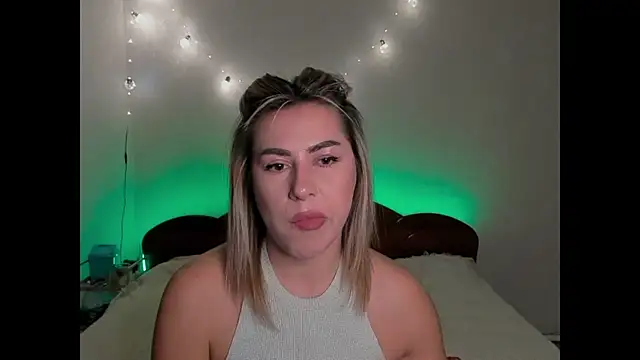 Snapshot of Roxi_Joy chatting on 01-10-26, 06:09 Roxi Joy online show from 01-10-26, 06:09